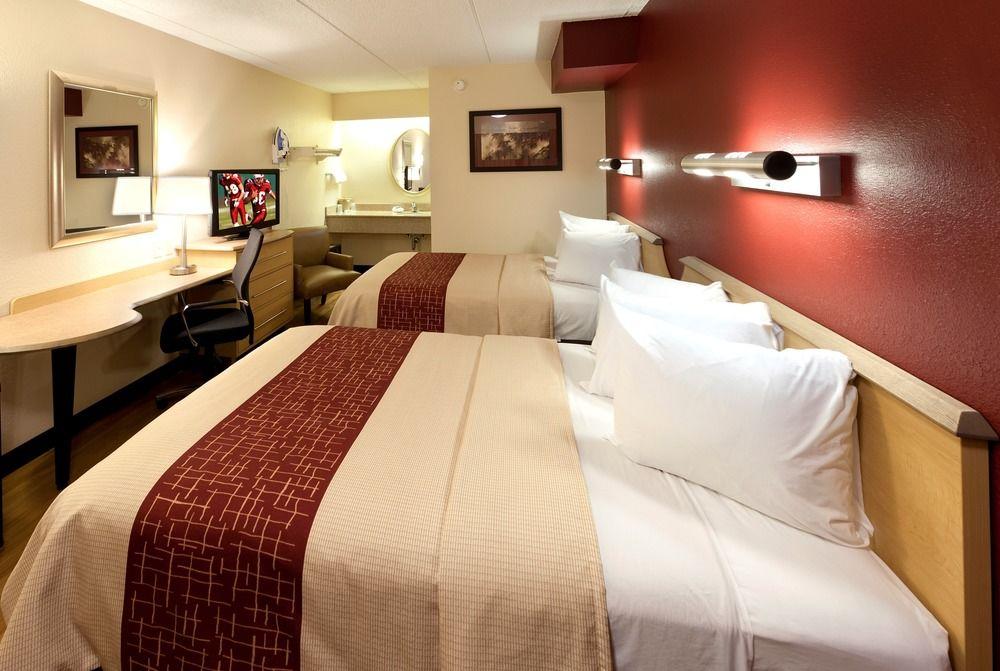 Red Roof Inn Canton Bagian luar foto
