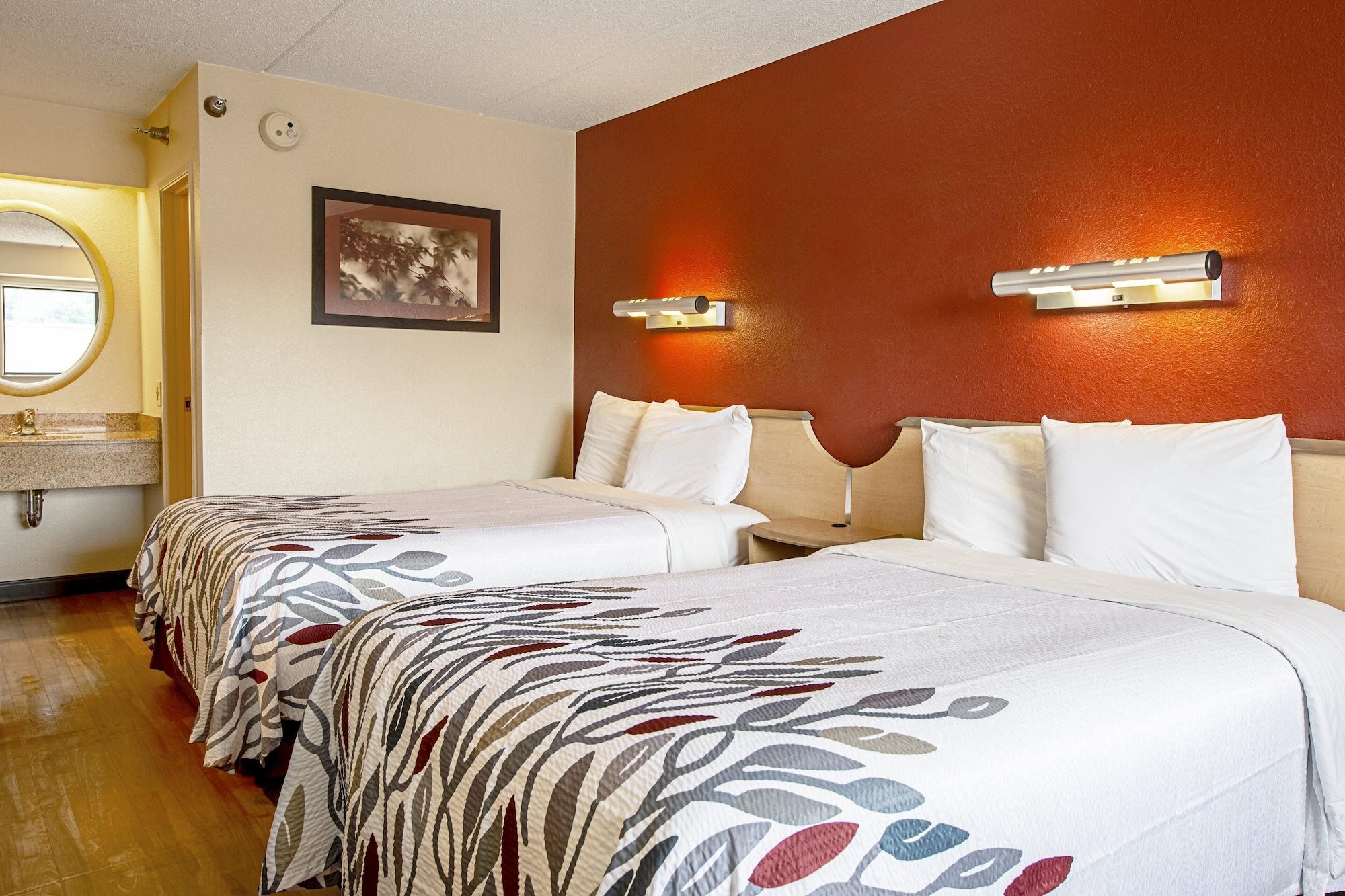 Red Roof Inn Canton Bagian luar foto