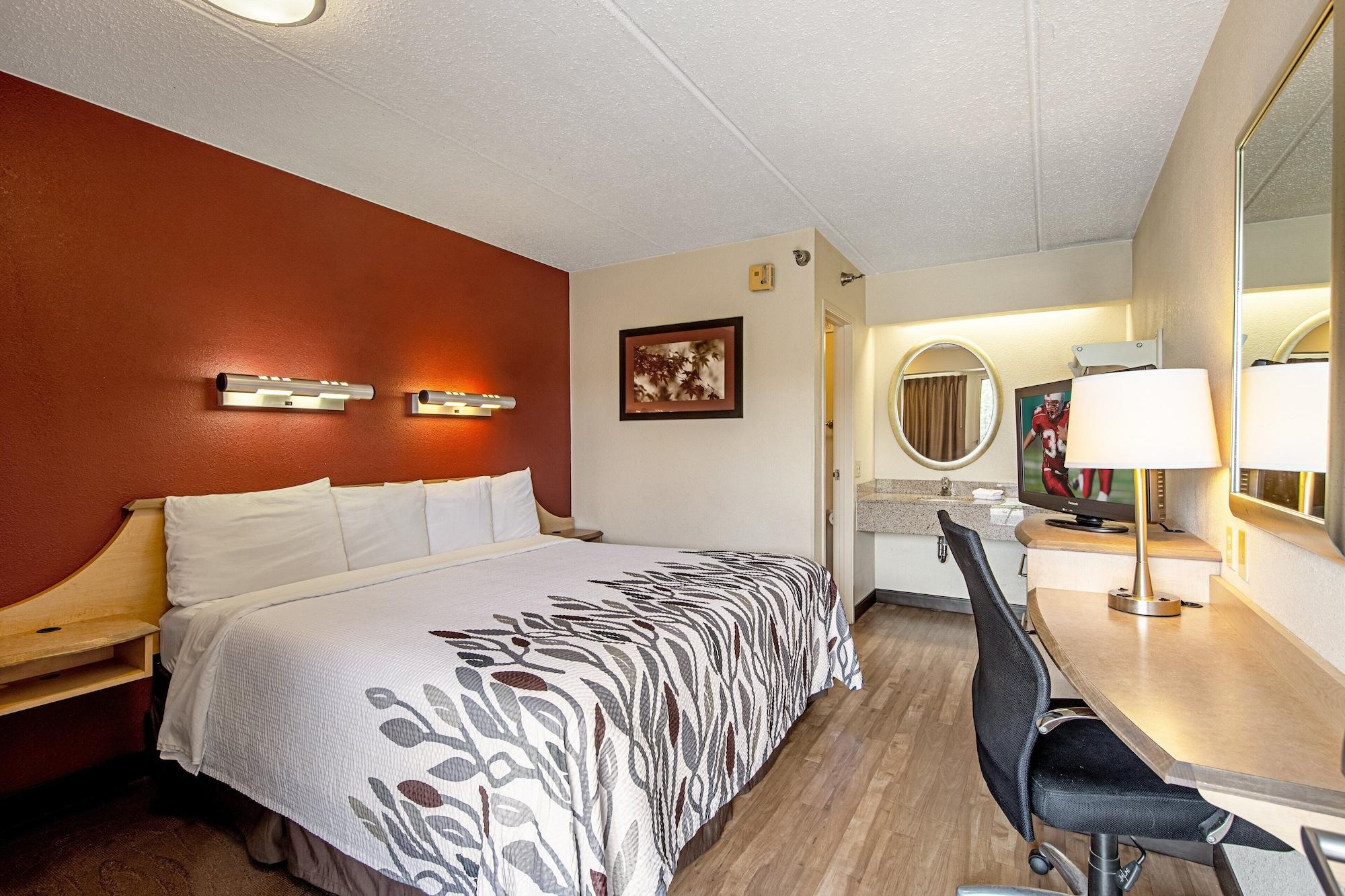 Red Roof Inn Canton Bagian luar foto